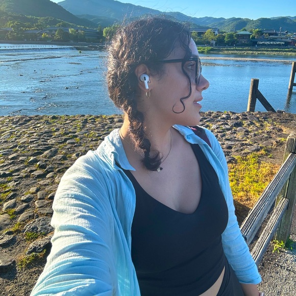 Meet your Posher, Sofia - Picture 1 of 1